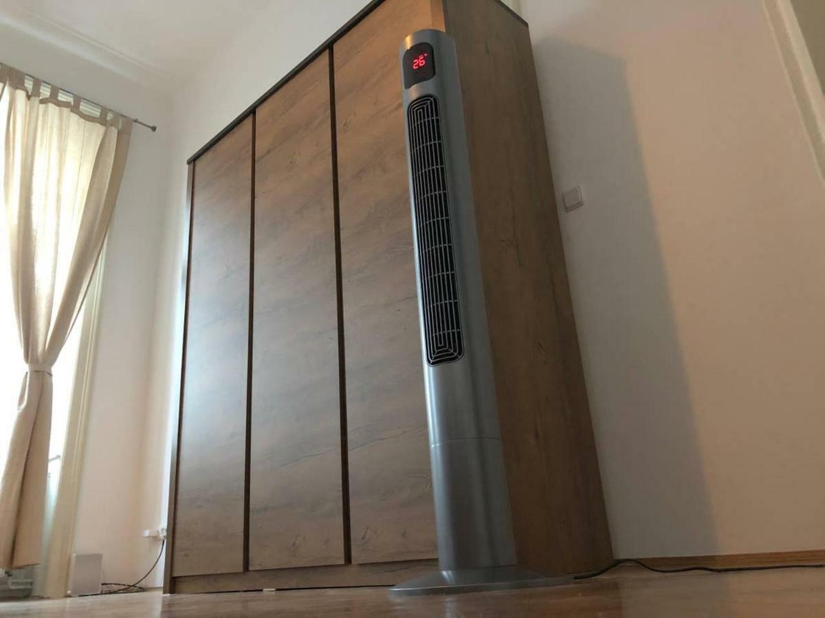 Centrally-Located Authentic Apartment ウィーン エクステリア 写真